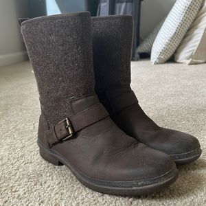Women’s UGG waterproof boots brown EUC